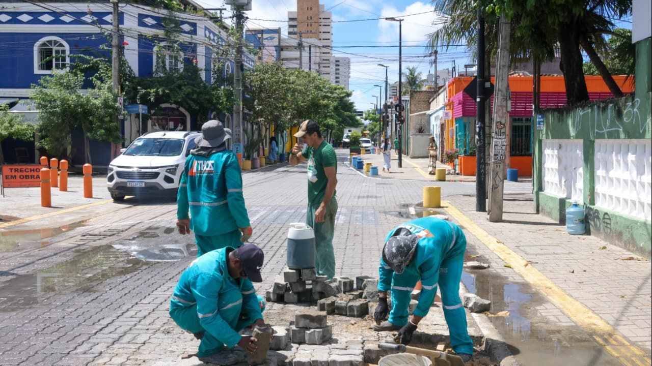 Além disso, já foram realizados o nivelamento de 983 tampas de Poços de Visita 